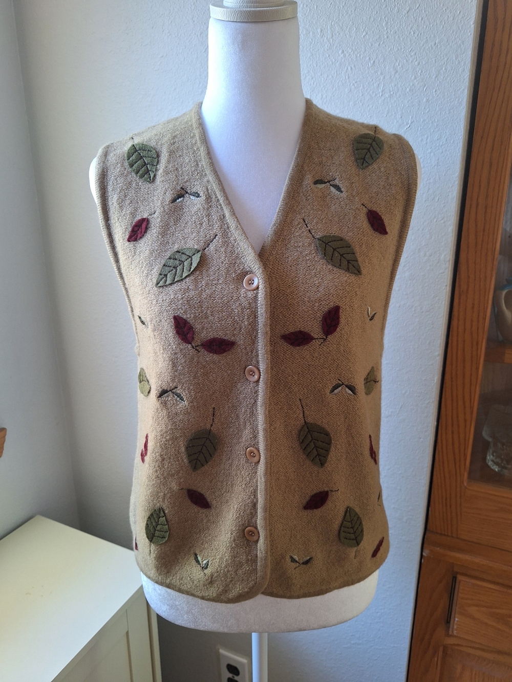 Vintage 100% Wool Crystal-Kobe Embroidered Leaf Sweater Vest Fall L